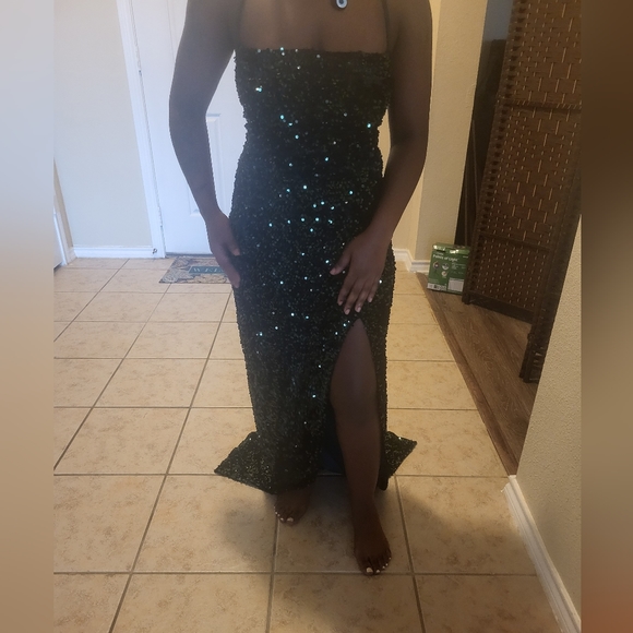 Green Sequence (video)never worn new evening dress. - Picture 8 of 10